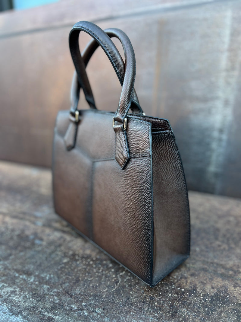 H I X . M E G H A N .