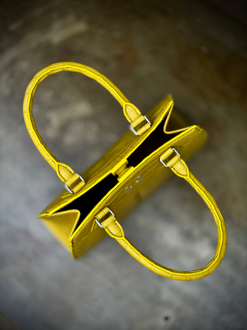 H I X . M E G H A N . E X O T I C .