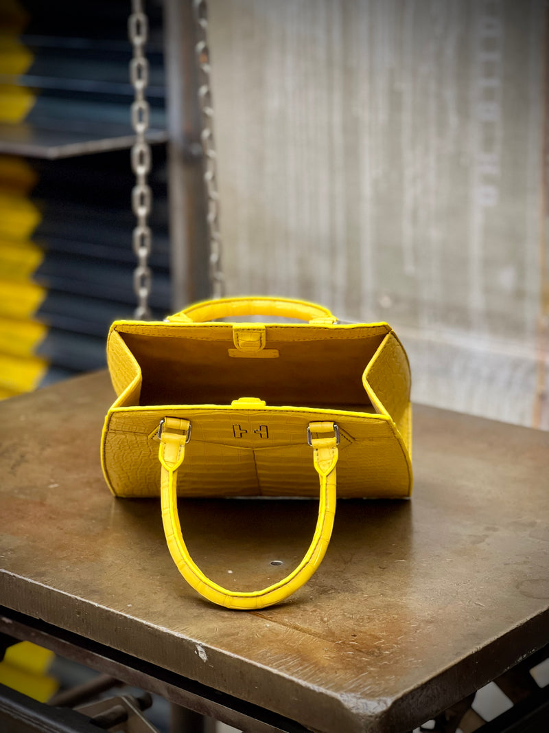 H I X . M E G H A N . E X O T I C .